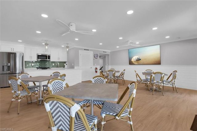 3200 Gulf Shore BLVD N 105, Naples, FL 34103