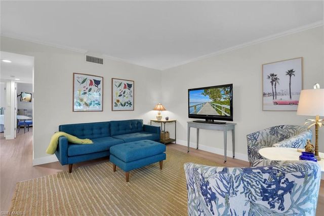 3200 Gulf Shore BLVD N 105, Naples, FL 34103