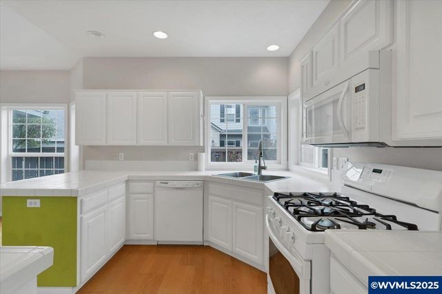 507 Lakefair Pl, Keizer, OR 97303