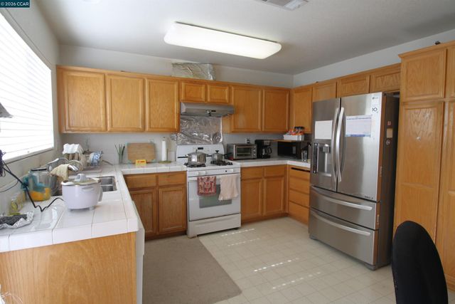 576 Ross Cir, Martinez, CA 94553