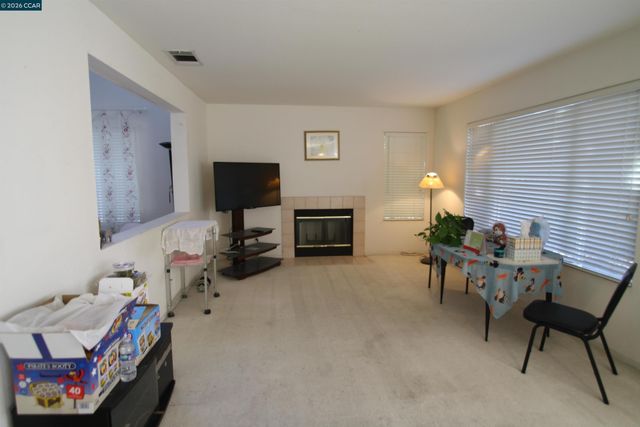 576 Ross Cir, Martinez, CA 94553