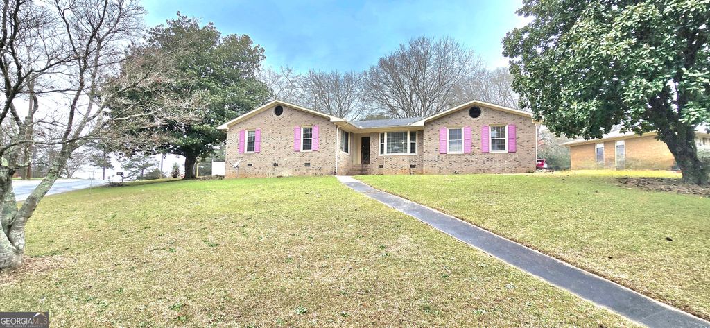 2504 Bedford Place, Macon, GA 31211