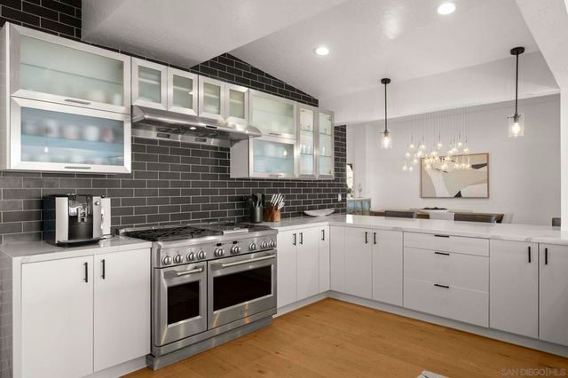 7324 Remley Pl, La Jolla, CA 92037