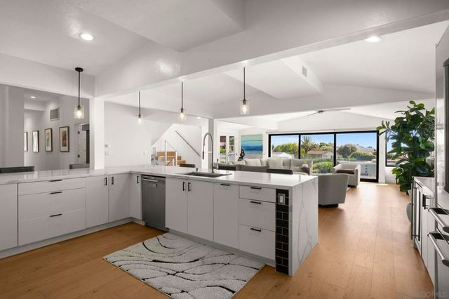 7324 Remley Pl, La Jolla, CA 92037