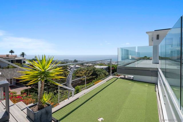 7324 Remley Pl, La Jolla, CA 92037
