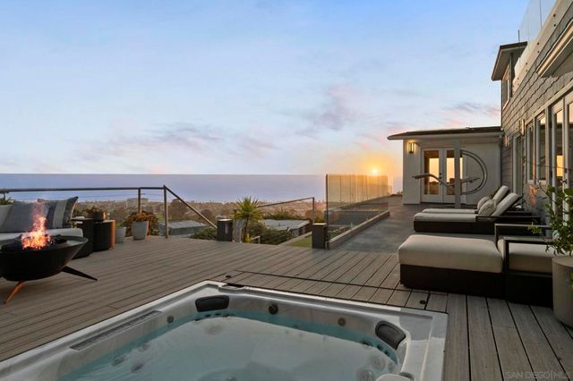 7324 Remley Pl, La Jolla, CA 92037