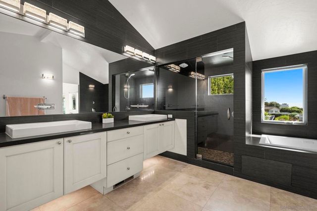 7324 Remley Pl, La Jolla, CA 92037