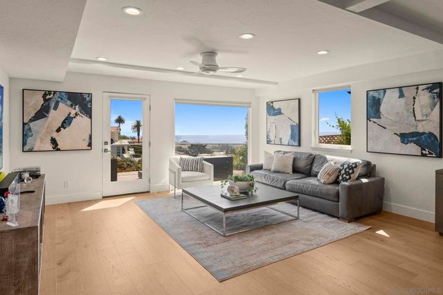 7324 Remley Pl, La Jolla, CA 92037