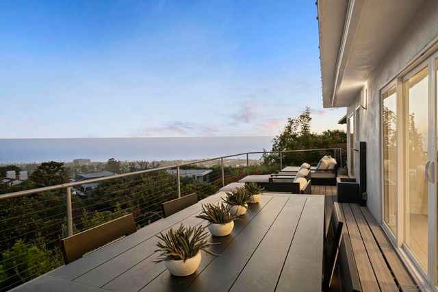 7324 Remley Pl, La Jolla, CA 92037