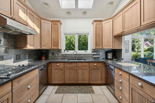 3987 Lake Shore Drive, Michiana Vllg, MI 49117