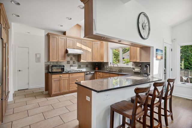 3987 Lake Shore Drive, Michiana Vllg, MI 49117