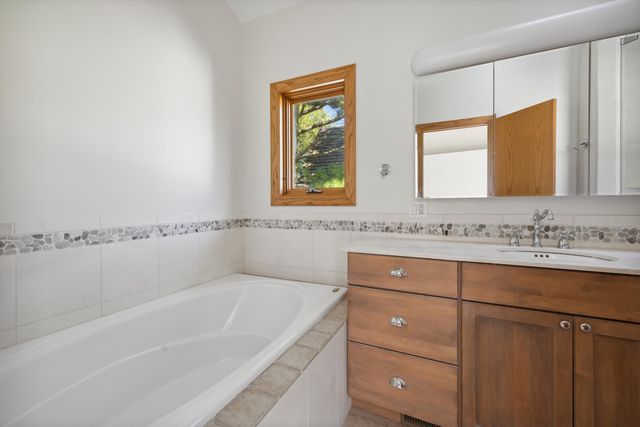 3987 Lake Shore Drive, Michiana Vllg, MI 49117