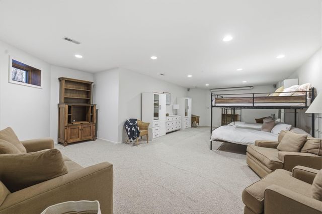 3987 Lake Shore Drive, Michiana Vllg, MI 49117