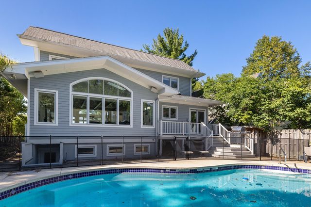 3987 Lake Shore Drive, Michiana Vllg, MI 49117