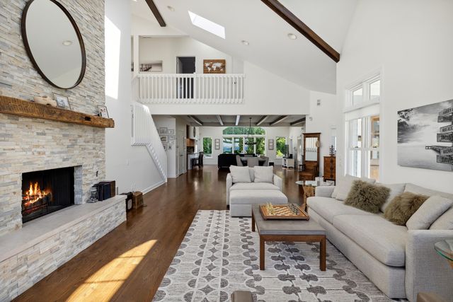 3987 Lake Shore Drive, Michiana Vllg, MI 49117