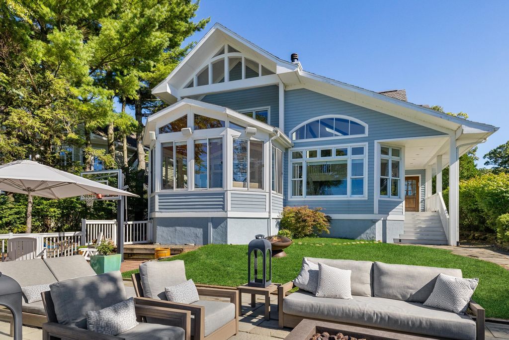 3987 Lake Shore Drive, Michiana Vllg, MI 49117