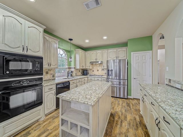 4100 Briarcreek Drive, Fort Worth, TX 76244