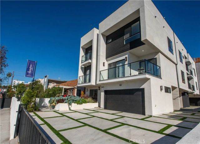 540 N Serrano Avenue, Los Angeles, CA 90004