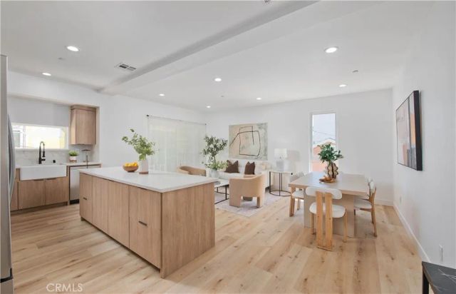 540 N Serrano Avenue, Los Angeles, CA 90004