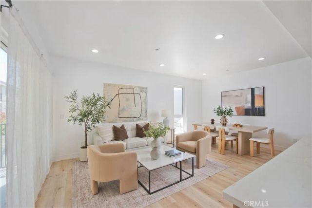 540 N Serrano Avenue, Los Angeles, CA 90004