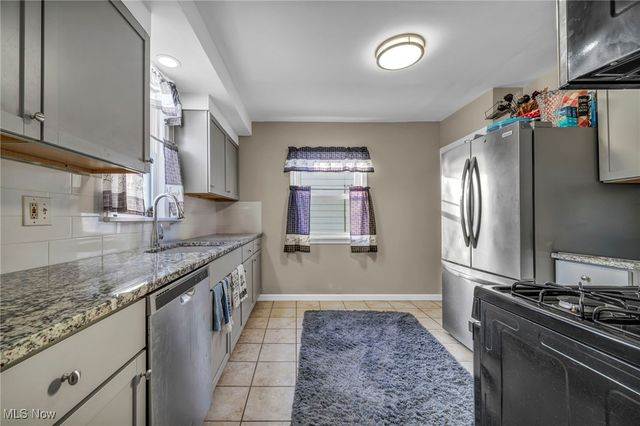 19672 Mountville Drive, Maple Heights, OH 44137