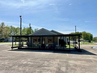 7376 Highway 11, Carriere, MS 39426