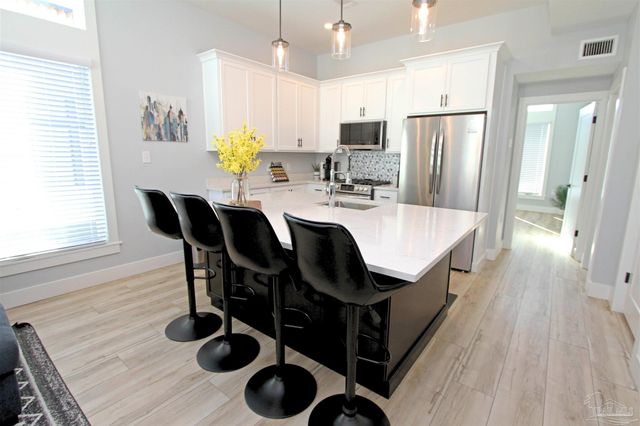 157 S Spring St, Pensacola, FL 32502