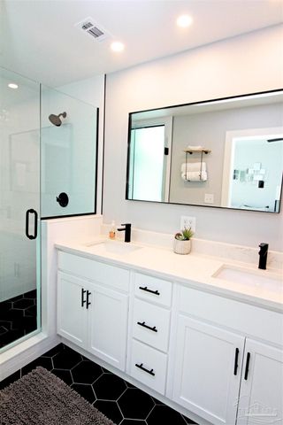 157 S Spring St, Pensacola, FL 32502