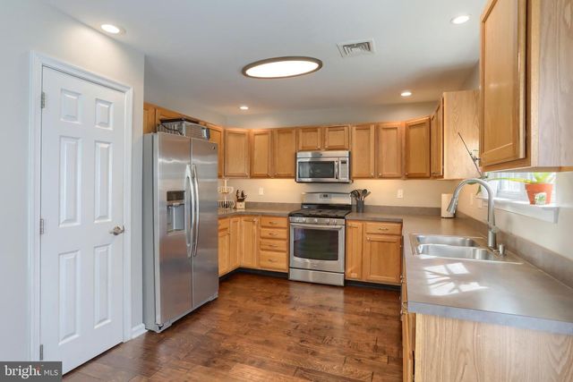 119 MERLIN DR, Hummelstown, PA 17036