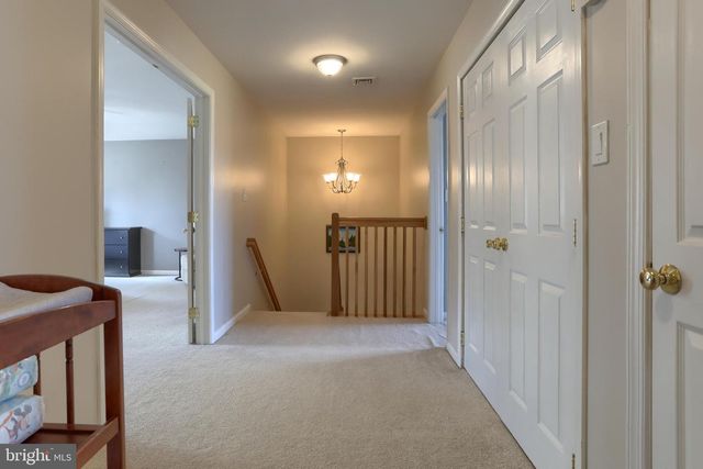 119 MERLIN DR, Hummelstown, PA 17036