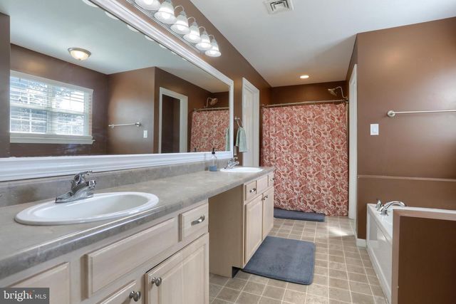 119 MERLIN DR, Hummelstown, PA 17036