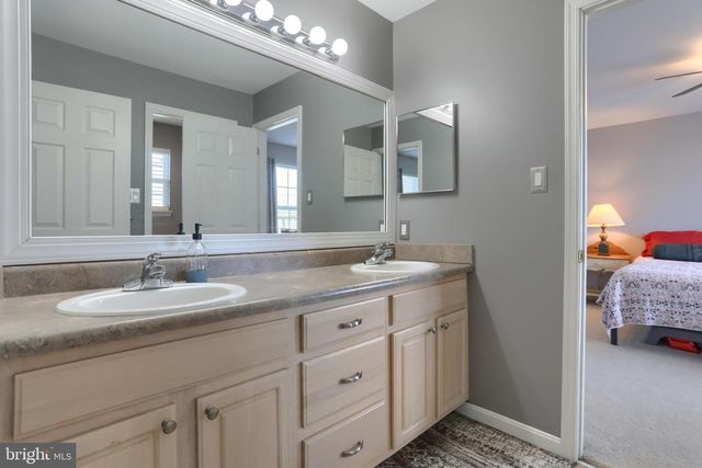 119 MERLIN DR, Hummelstown, PA 17036