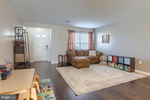 119 MERLIN DR, Hummelstown, PA 17036
