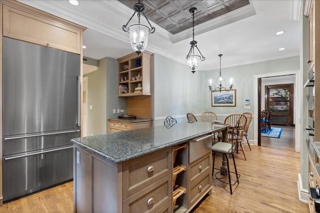 1325 N Astor Street 2, Chicago, IL 60610