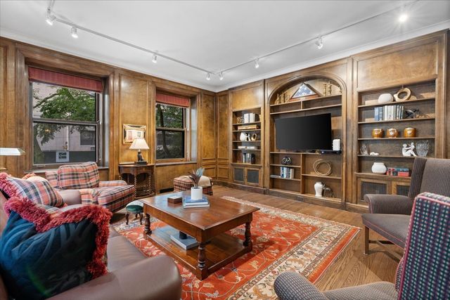 1325 N Astor Street 2, Chicago, IL 60610