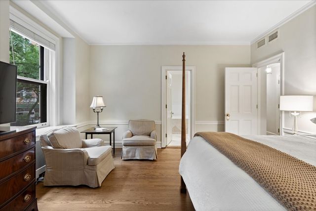1325 N Astor Street 2, Chicago, IL 60610