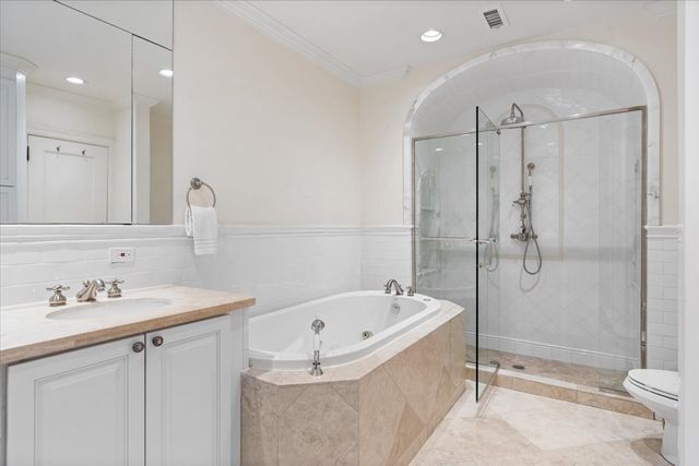 1325 N Astor Street 2, Chicago, IL 60610