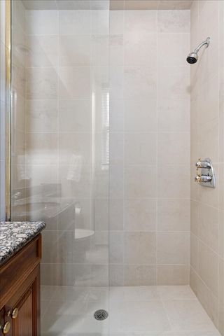 1325 N Astor Street 2, Chicago, IL 60610