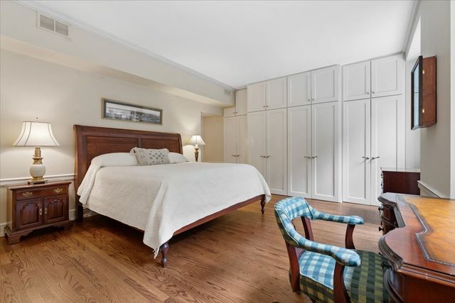 1325 N Astor Street 2, Chicago, IL 60610