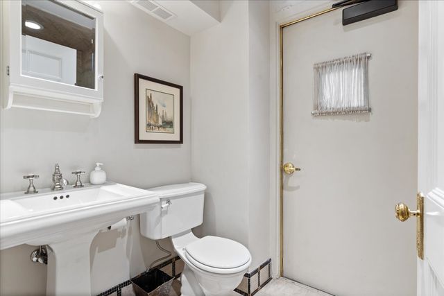 1325 N Astor Street 2, Chicago, IL 60610