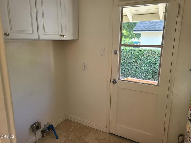 4913 Revlon Drive, La Canada Flintridge, CA 91011