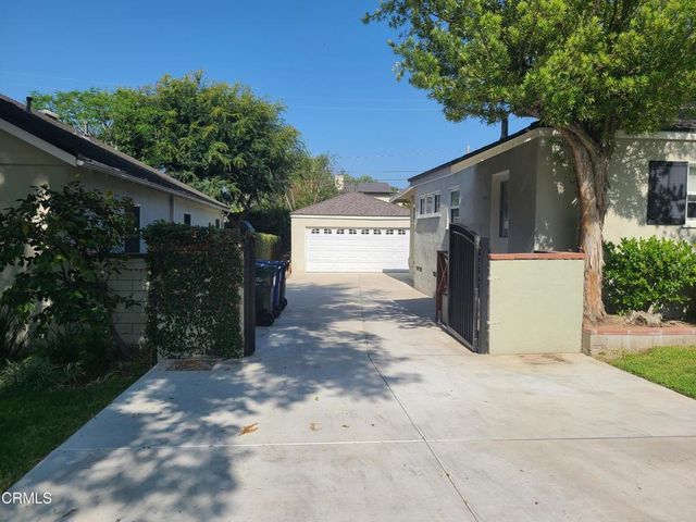 4913 Revlon Drive, La Canada Flintridge, CA 91011