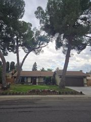 1946 Calimyrna Avenue, Clovis, CA 93611