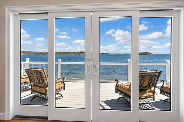 177 Seaconnet Boulevard, Portsmouth, RI 02871