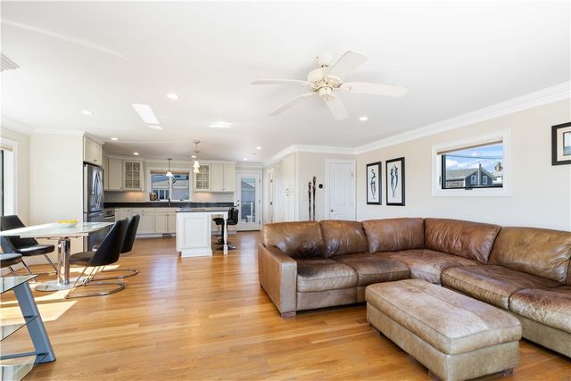 177 Seaconnet Boulevard, Portsmouth, RI 02871