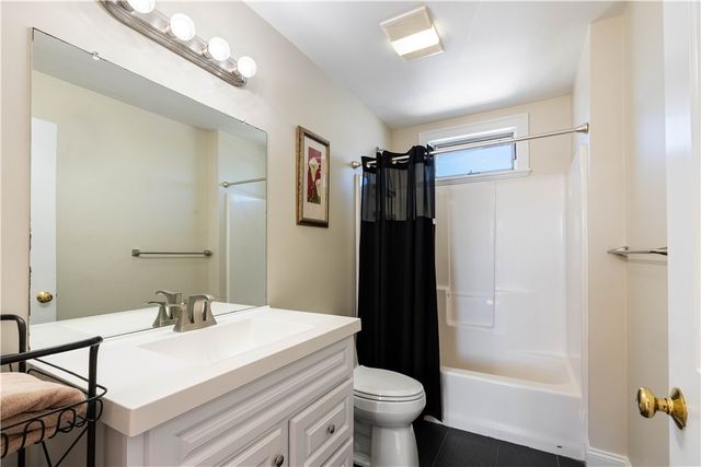 177 Seaconnet Boulevard, Portsmouth, RI 02871