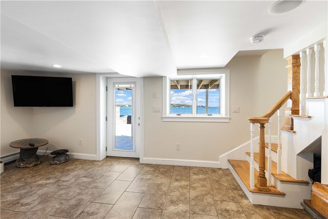 177 Seaconnet Boulevard, Portsmouth, RI 02871