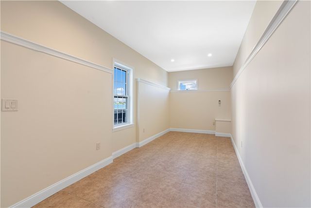 177 Seaconnet Boulevard, Portsmouth, RI 02871