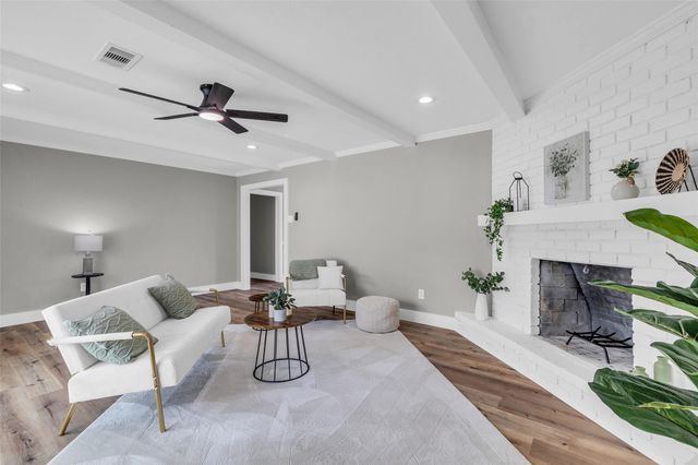 3518 Shore Shadows Drive, Crosby, TX 77532