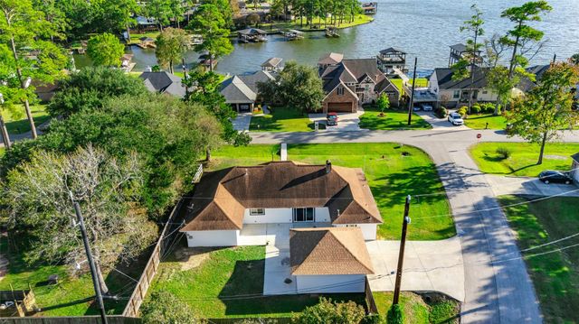 3518 Shore Shadows Drive, Crosby, TX 77532